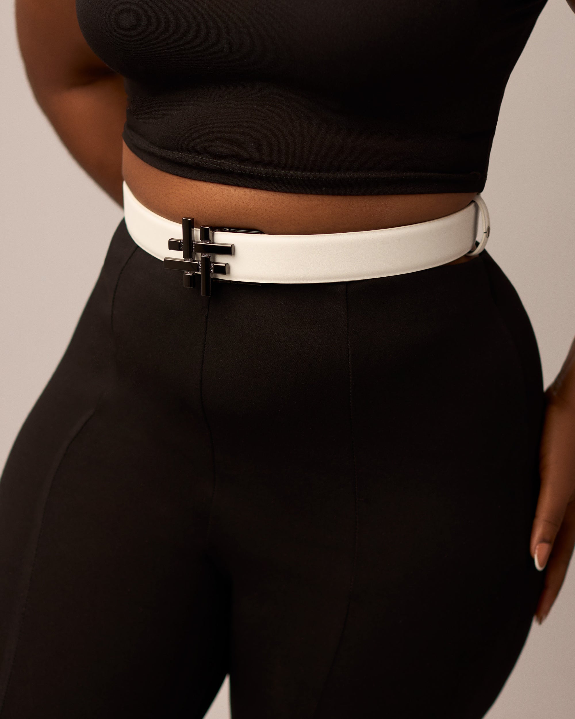 Reversible Belt in SOLID WHITE/SOLID DARK BROWN